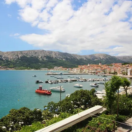 Apartman Schoenes In Mit Eigenem Balkon Und Meerblick