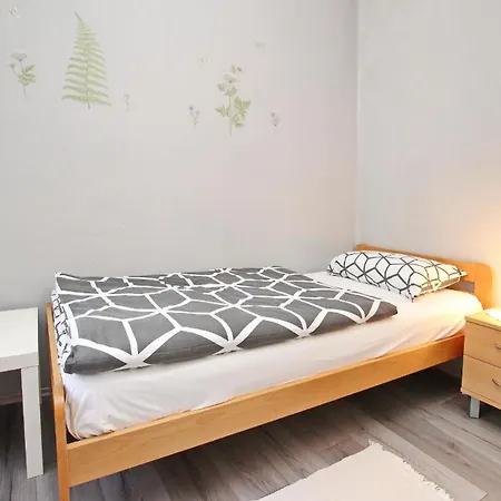 Schoenes In Mit Eigenem Balkon Und Meerblick Apartman *