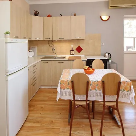 Schoenes In Mit Eigenem Balkon Und Meerblick Apartman