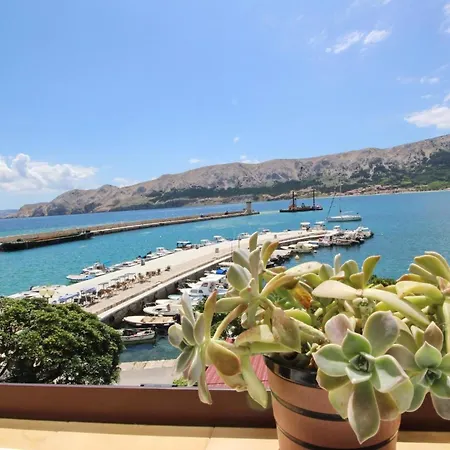Apartman Schoenes In Mit Eigenem Balkon Und Meerblick